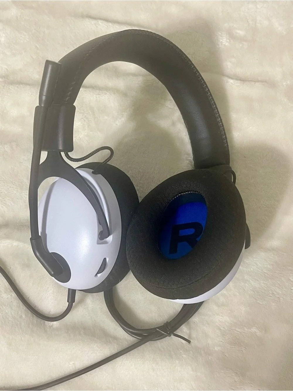 Game Onn Wired Video Gaming Headset 3.5mm Connector Flip-to-Mute Mic PS4-5 NWOB